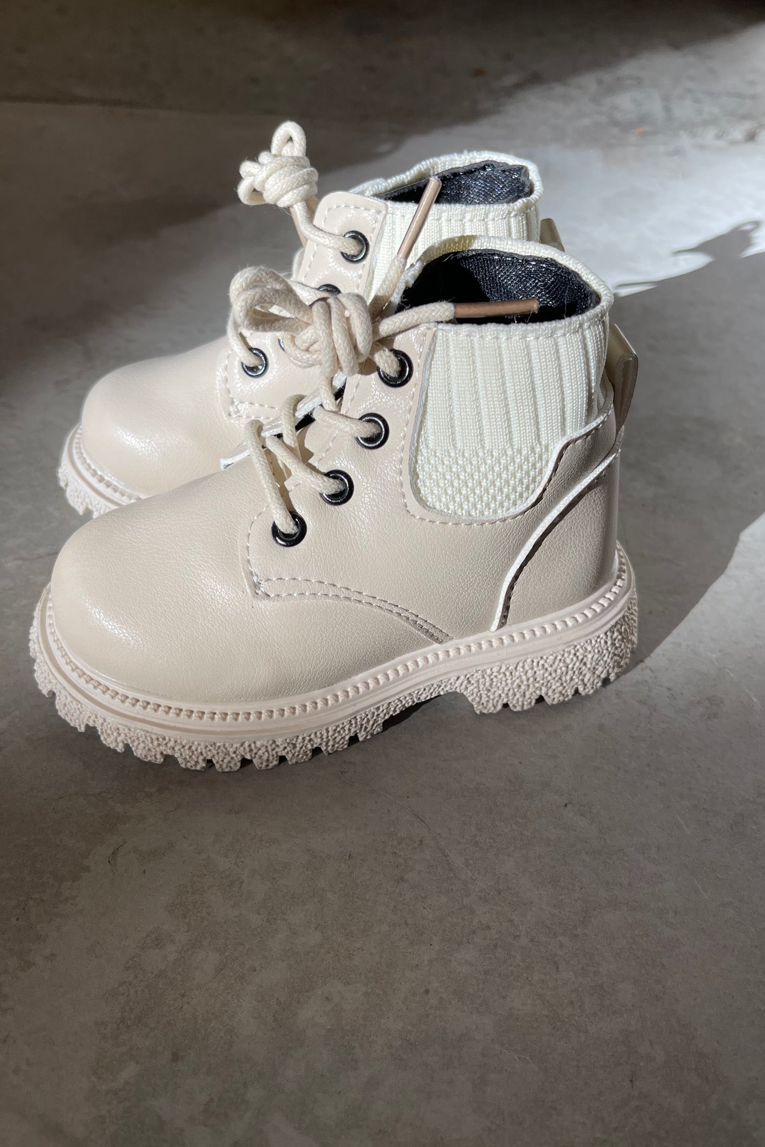 Kids Desert Boots in Sand - Mode & Affaire