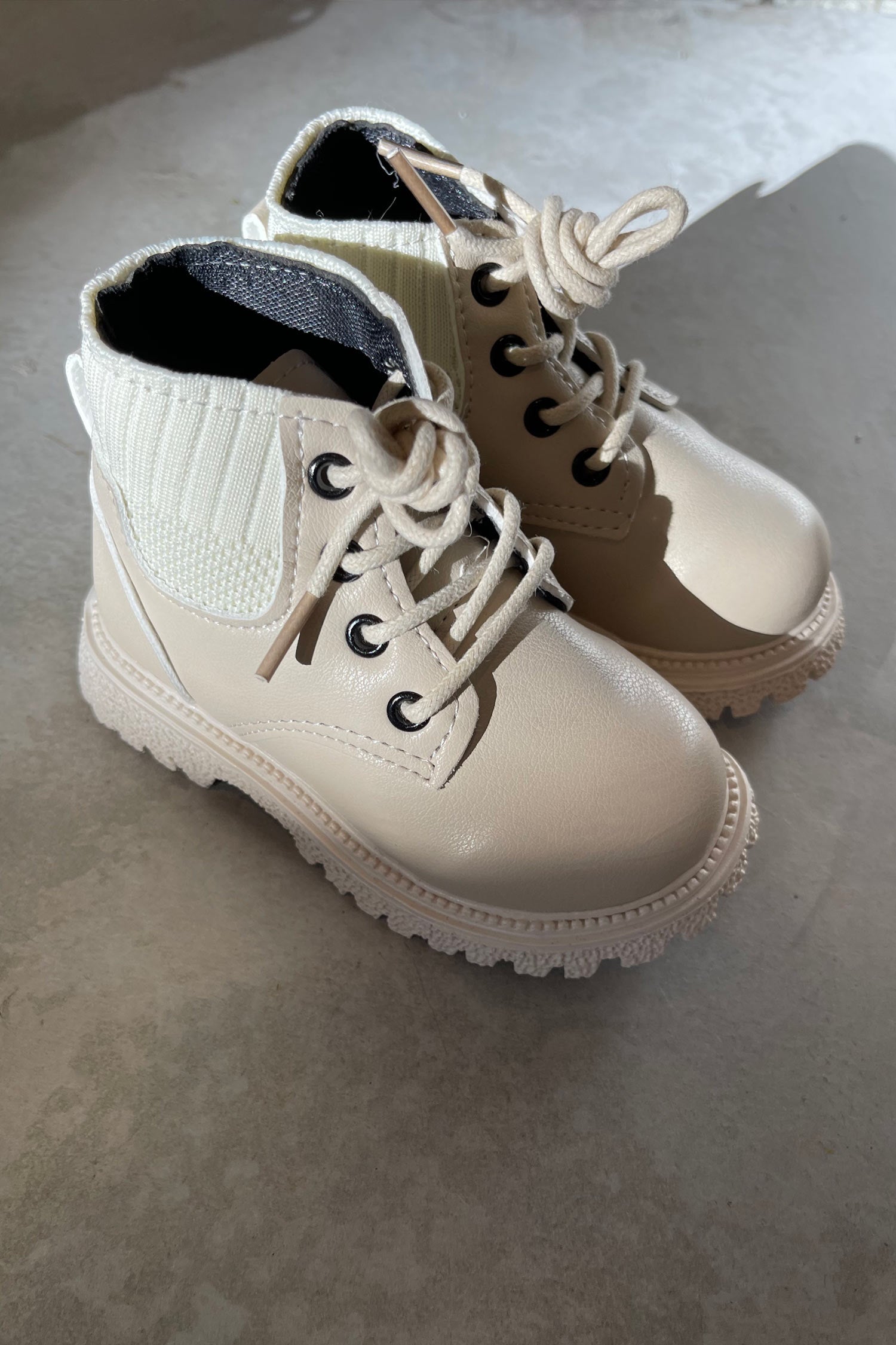 Kids Desert Boots in Sand - Mode & Affaire