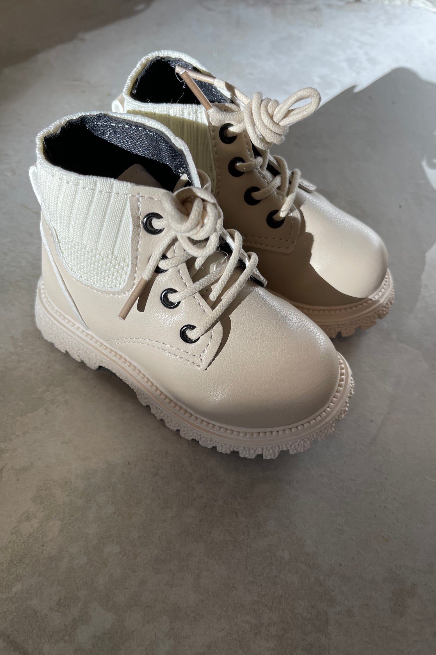 Kids Desert Boots in Sand - Mode & Affaire