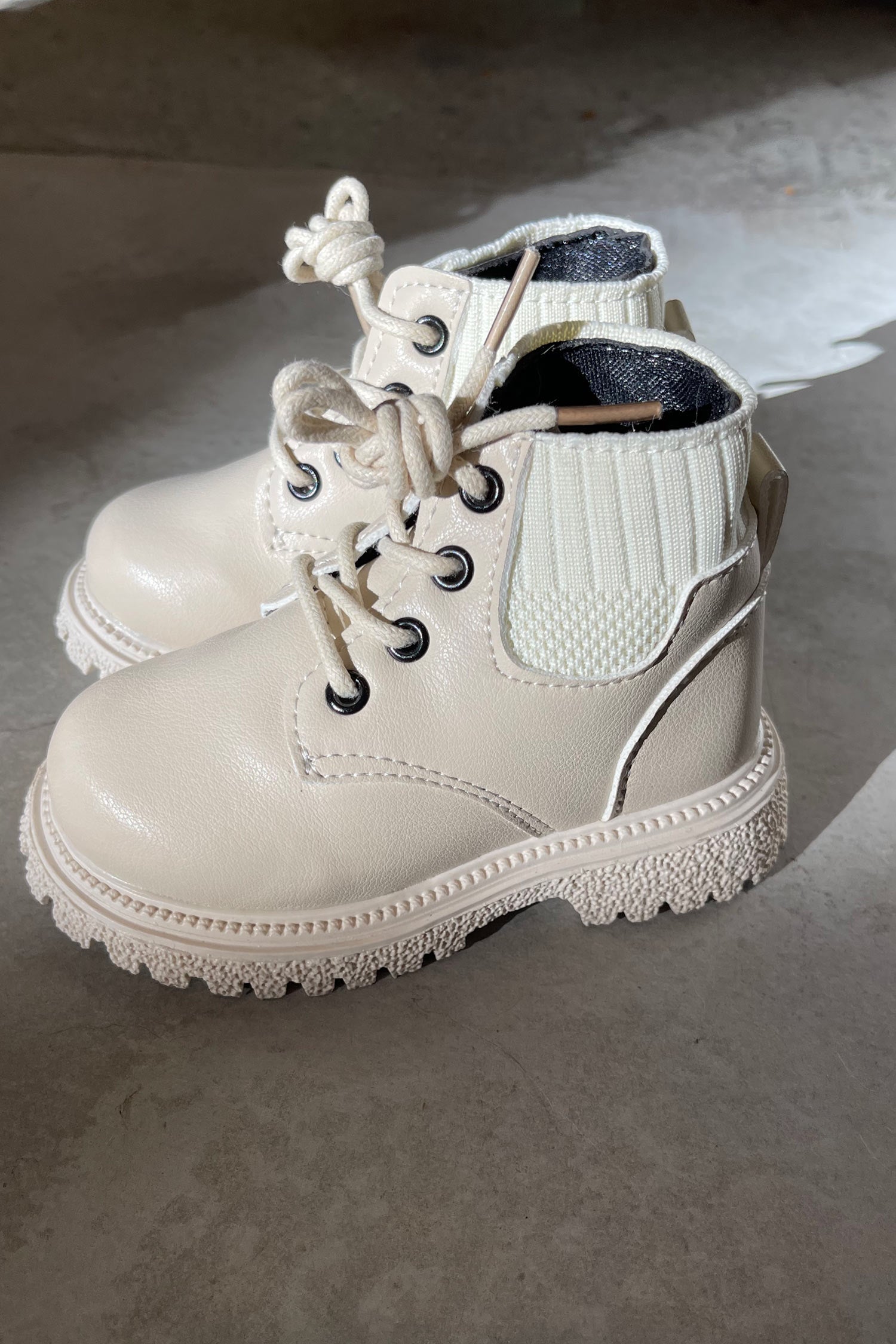 Kids Desert Boots in Sand - Mode & Affaire