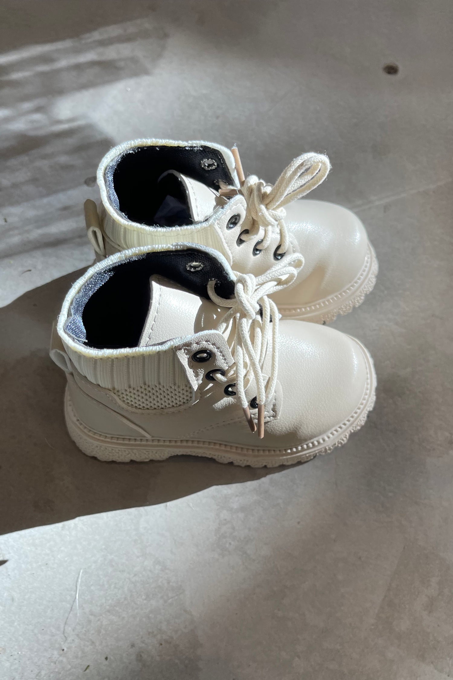 Kids Desert Boots in Sand - Mode & Affaire