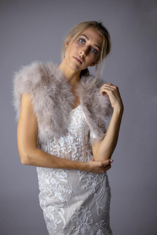 Plume Blush Feather Bolero - Mode & Affaire
