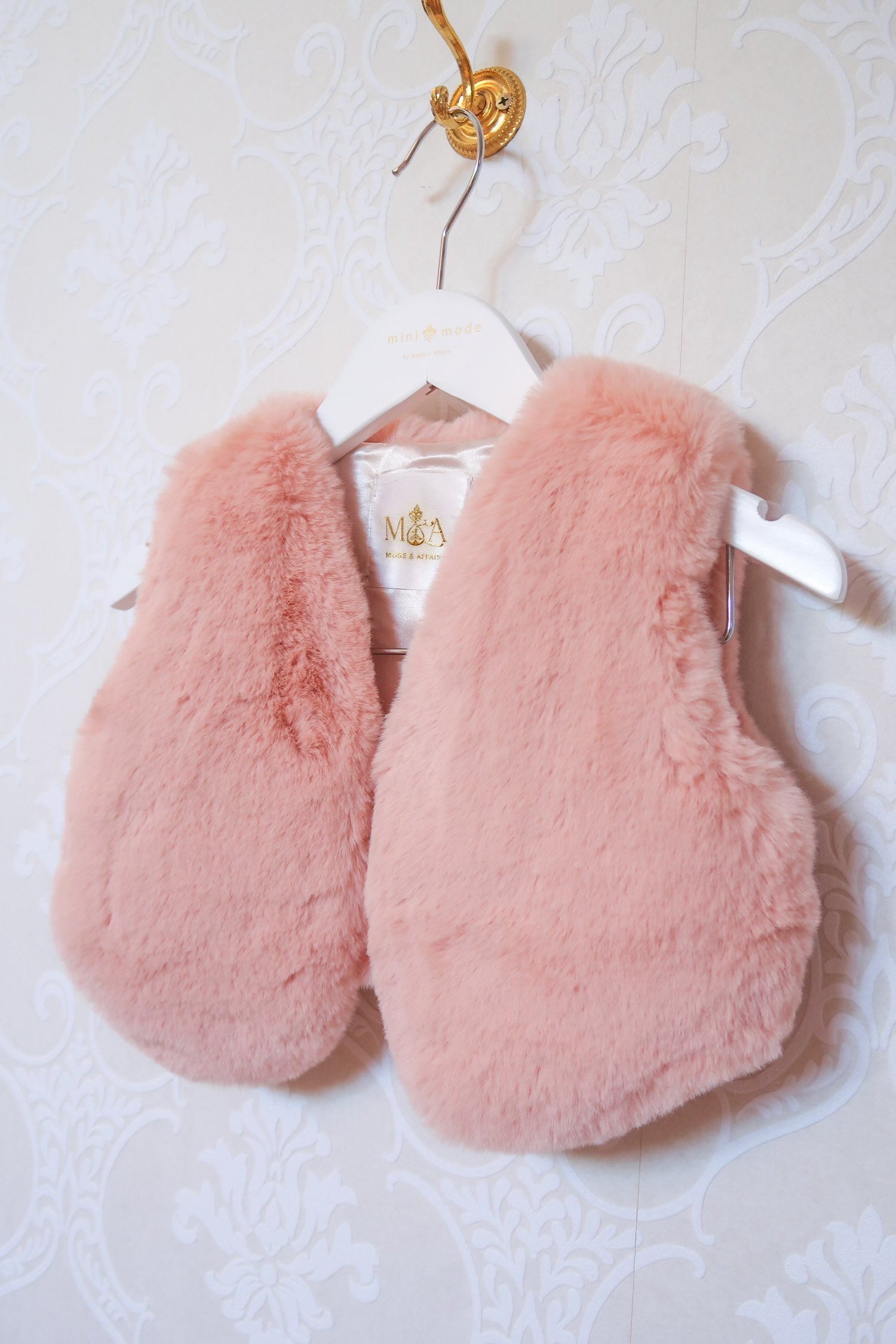 Kids Faux Fur Vest in Petal - Mode & Affaire